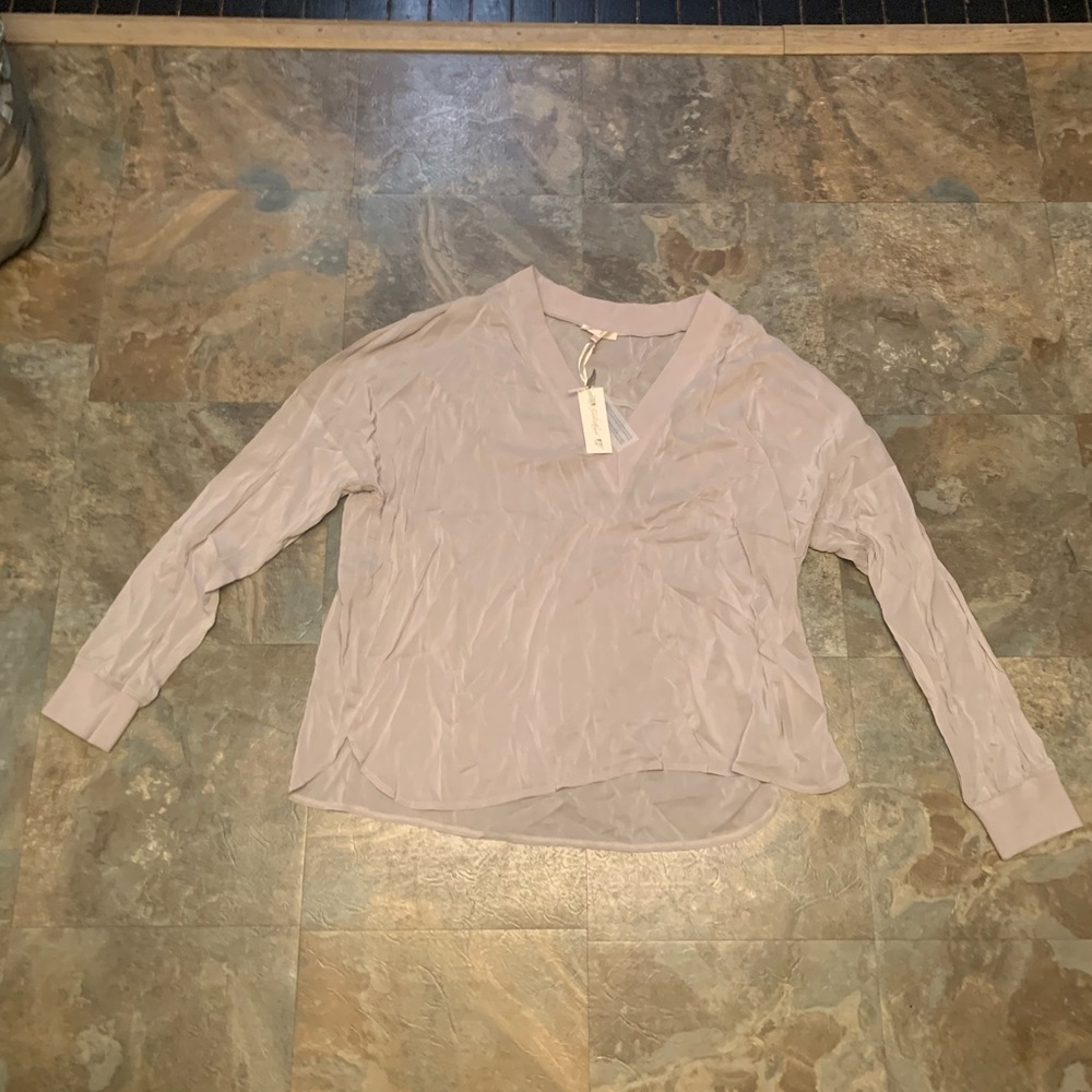 Gold hawk lightweight long sleeved blouse, size L. NWT.
